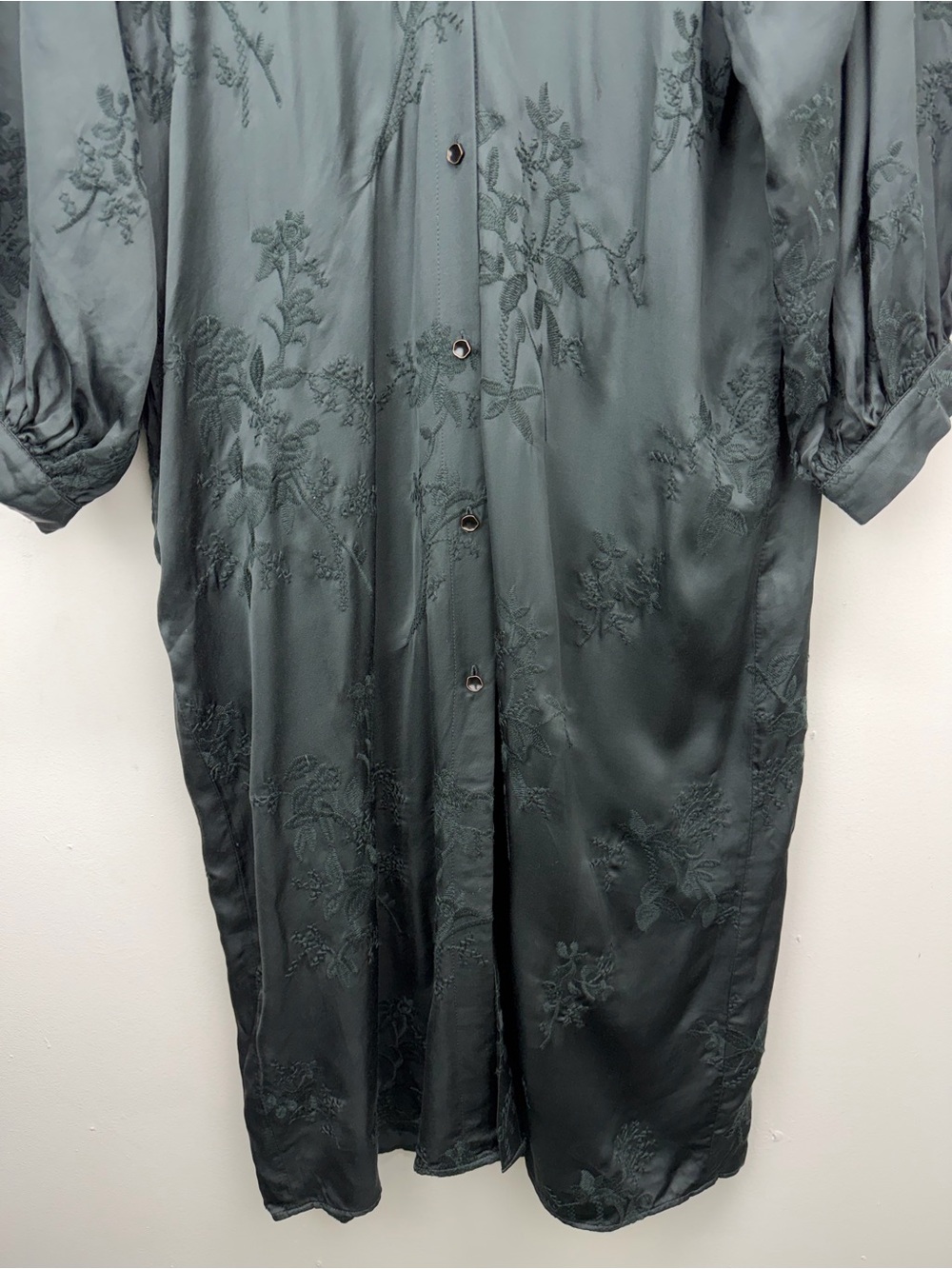 Zara size Medium-Large Women’s Dark Green Satin Floral Embroidered V-neck Dress - Picture 4 of 11
